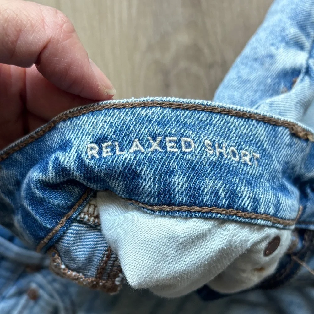 American Eagle Outfitters Women’s Distressed Denim Shorts - Picture 3 of 7